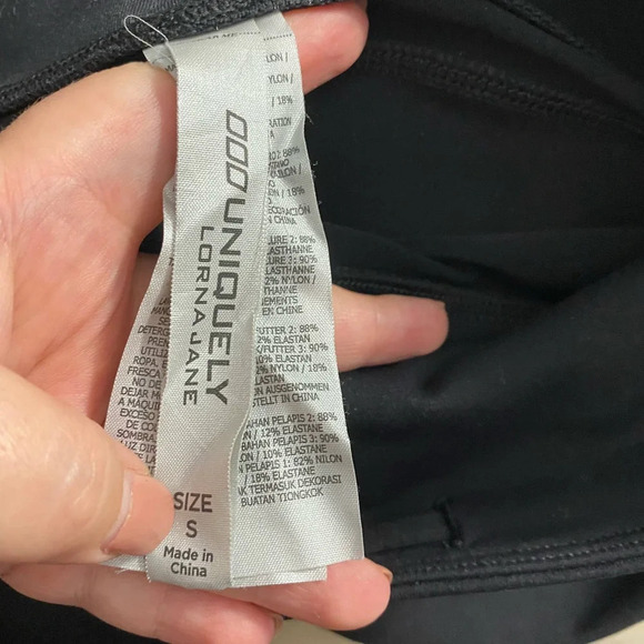 LORNA JANE 000Uniquely Mesh Hem Stripe Cropped Leggings in Black Size US Small - Picture 8 of 9